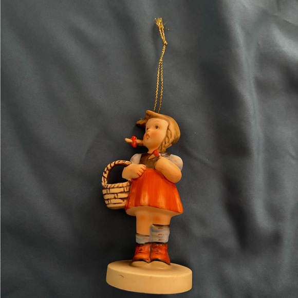 Vintage A Reproduction By SCHMID 1984 2nd Edition Girl Figurine Berta Hummel - Picture 1 of 5